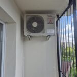 Klimatyzator ścienny w trybie grzania – ogrzewanie klimatyzacją w domu, montaż Klima-Premium Warszawa