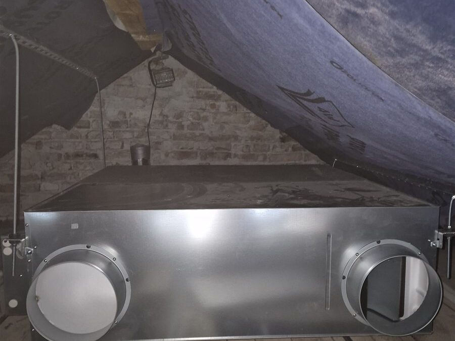Centrala wentylacyjna Mitsubishi Lossnay LGH-100 zamontowana na poddaszu – Warszawa Wawer